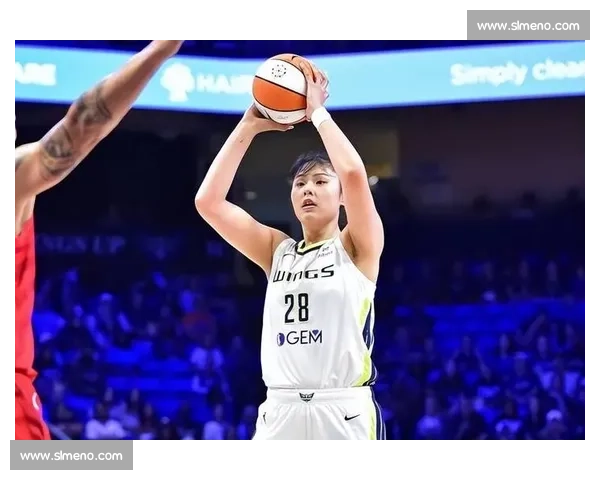 2.26 米女篮新星遭日媒酸评，国际教头盛赞 “长城级统治力”